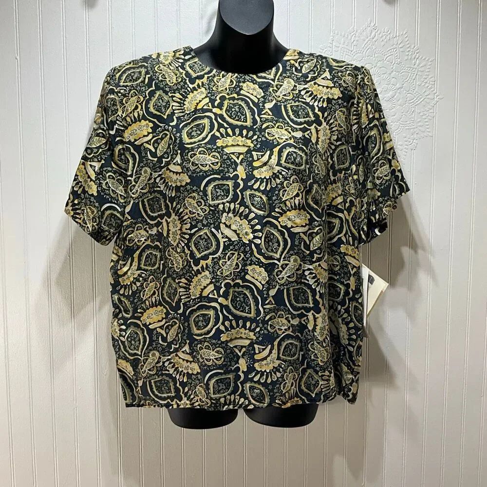VINTAGE ANNA AND FRANK 100% Silk Short Sleeve Blouse